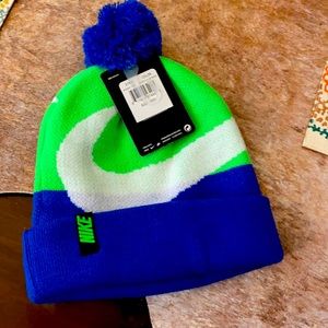 Brand new boys Nike toboggan size 8-20